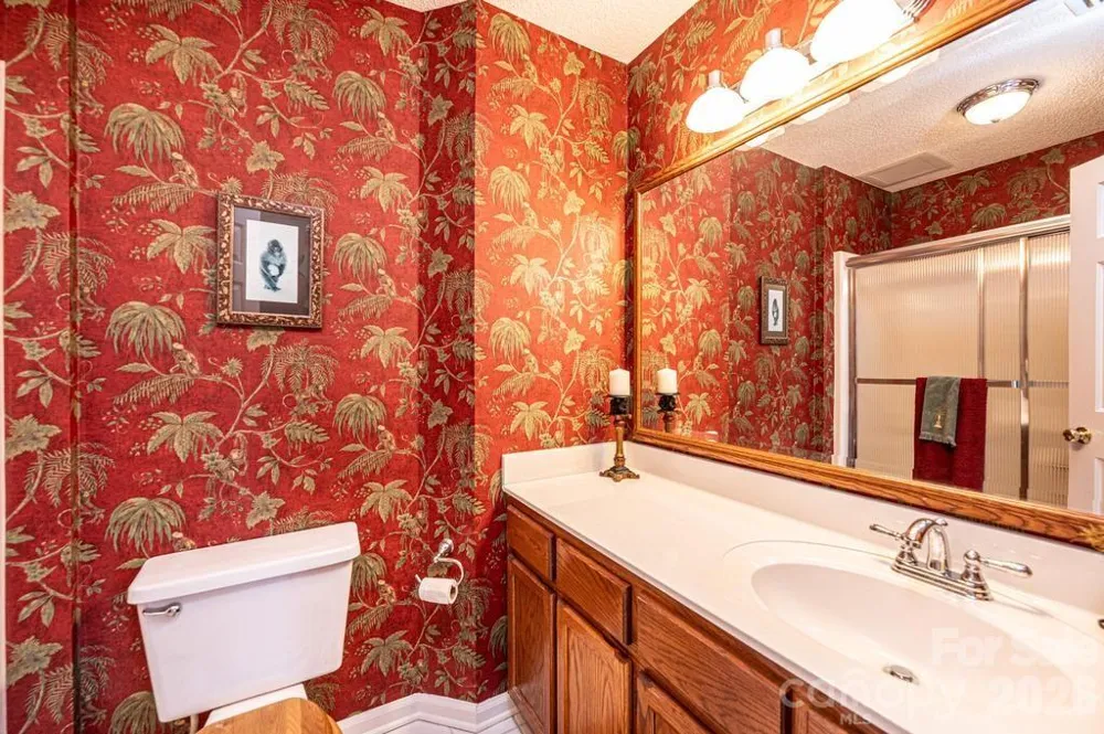 2231 6th Street NW #16 Hickory, NC 28601