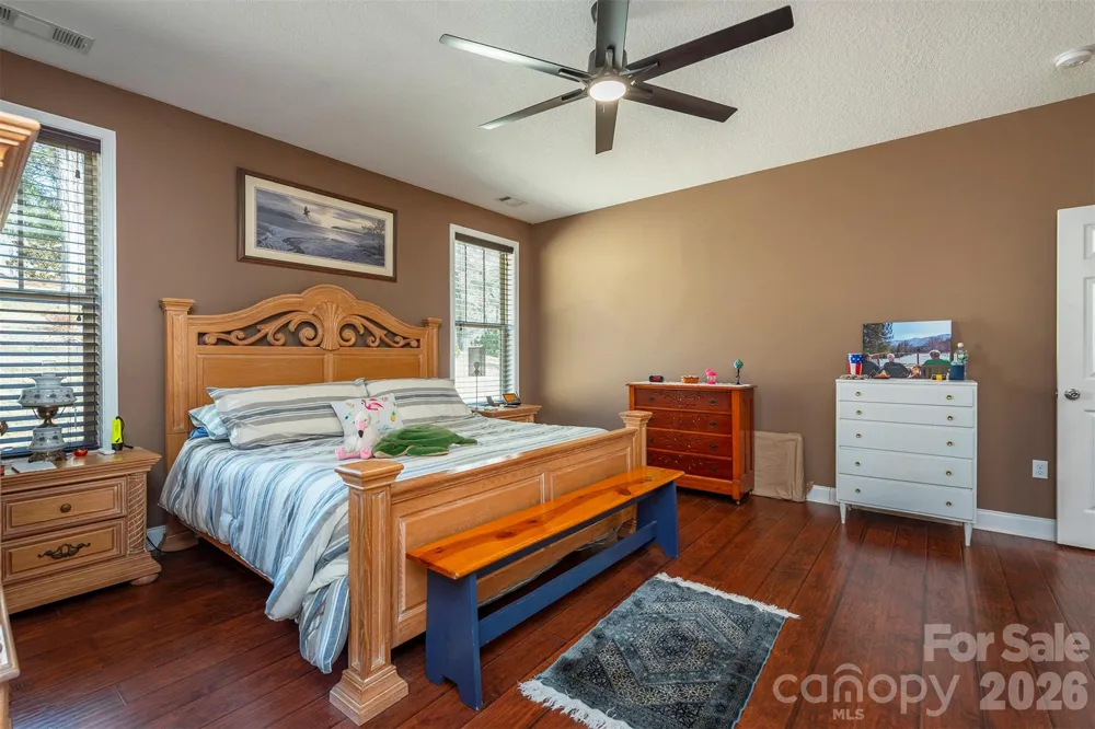 18 Hoye Lane Candler, NC 28715