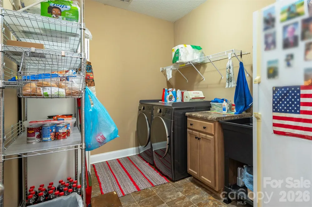 18 Hoye Lane Candler, NC 28715