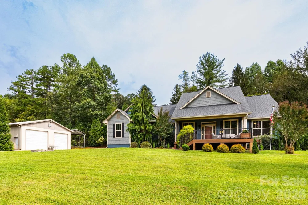 18 Hoye Lane Candler, NC 28715