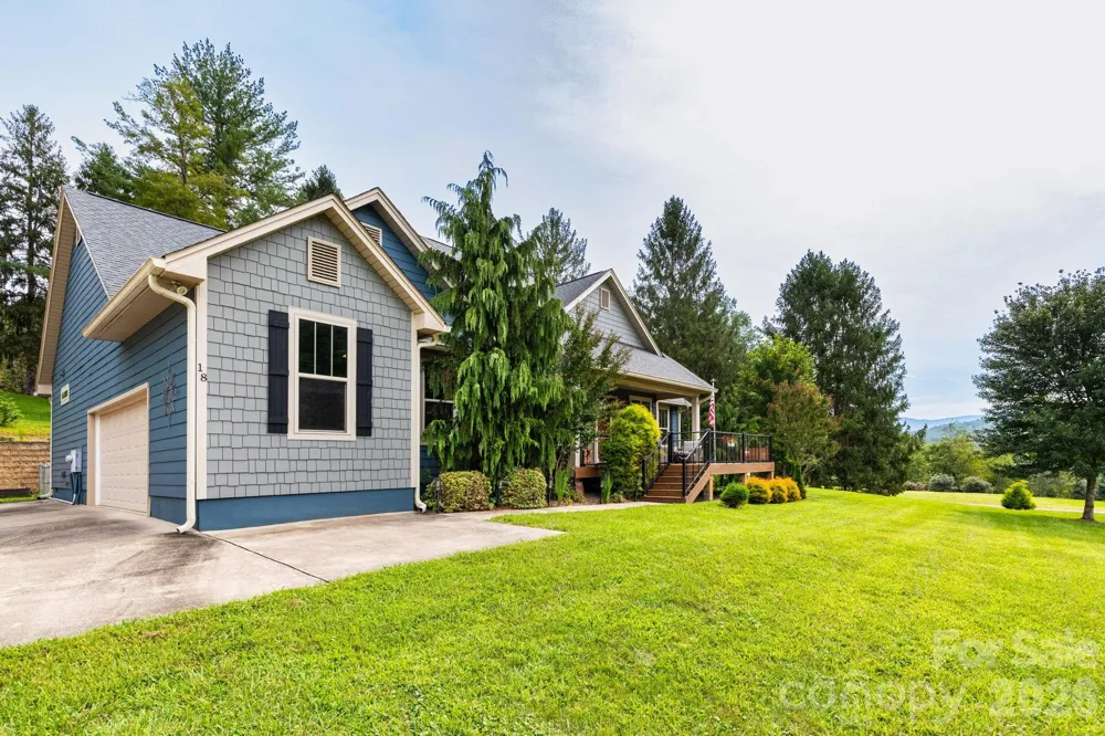 18 Hoye Lane Candler, NC 28715
