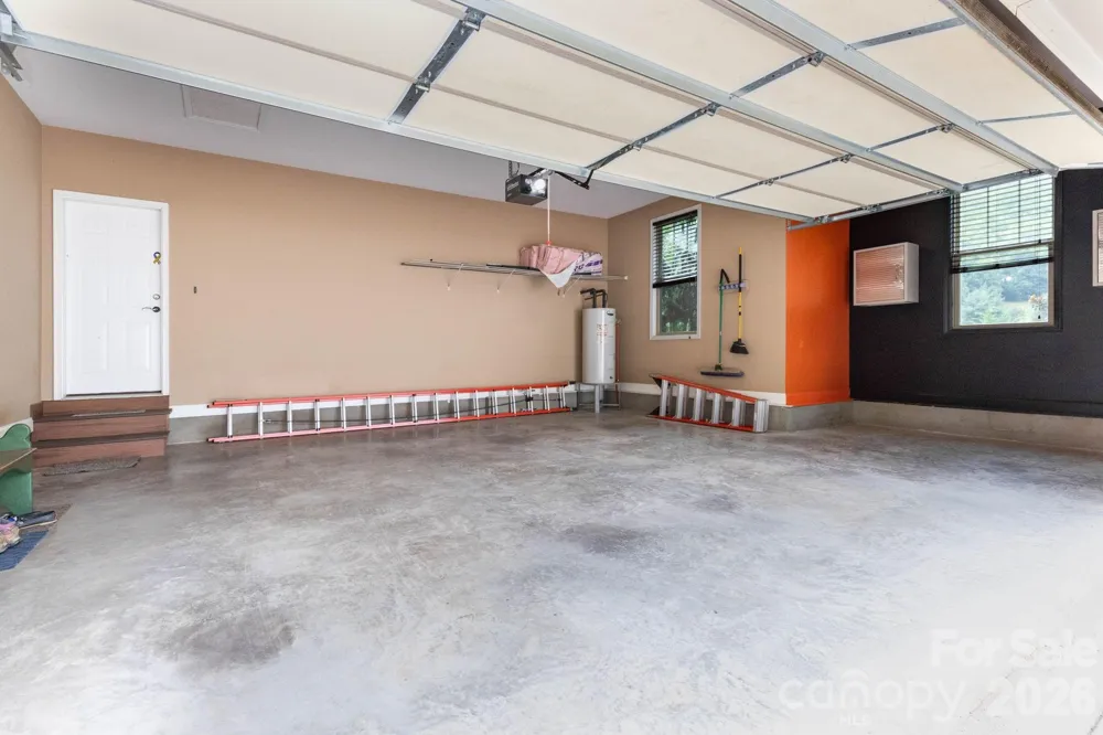 18 Hoye Lane Candler, NC 28715