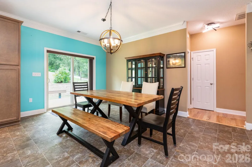 18 Hoye Lane Candler, NC 28715