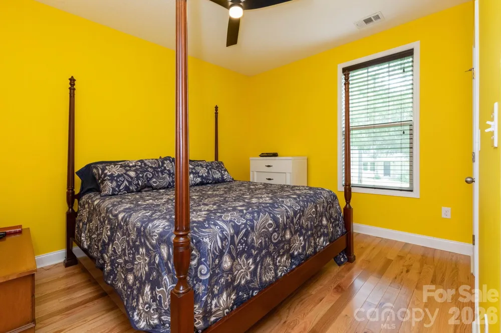 18 Hoye Lane Candler, NC 28715