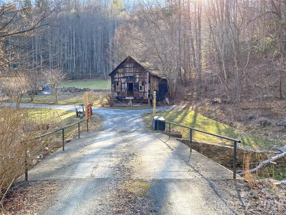 7385 Big Pine Road Marshall, NC 28753