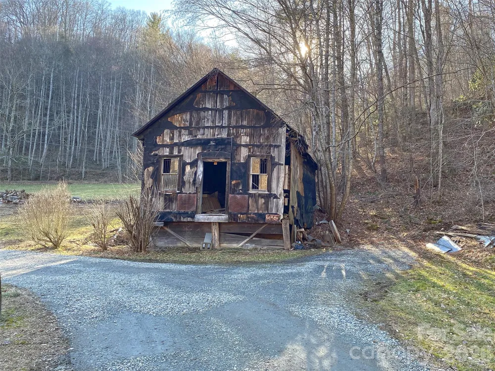 7385 Big Pine Road Marshall, NC 28753