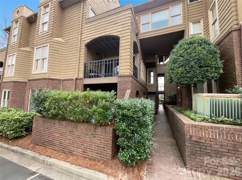 1101 E Morehead Street #33