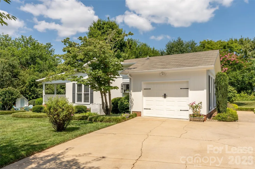 108 Surfside Lane Mooresville, NC 28117