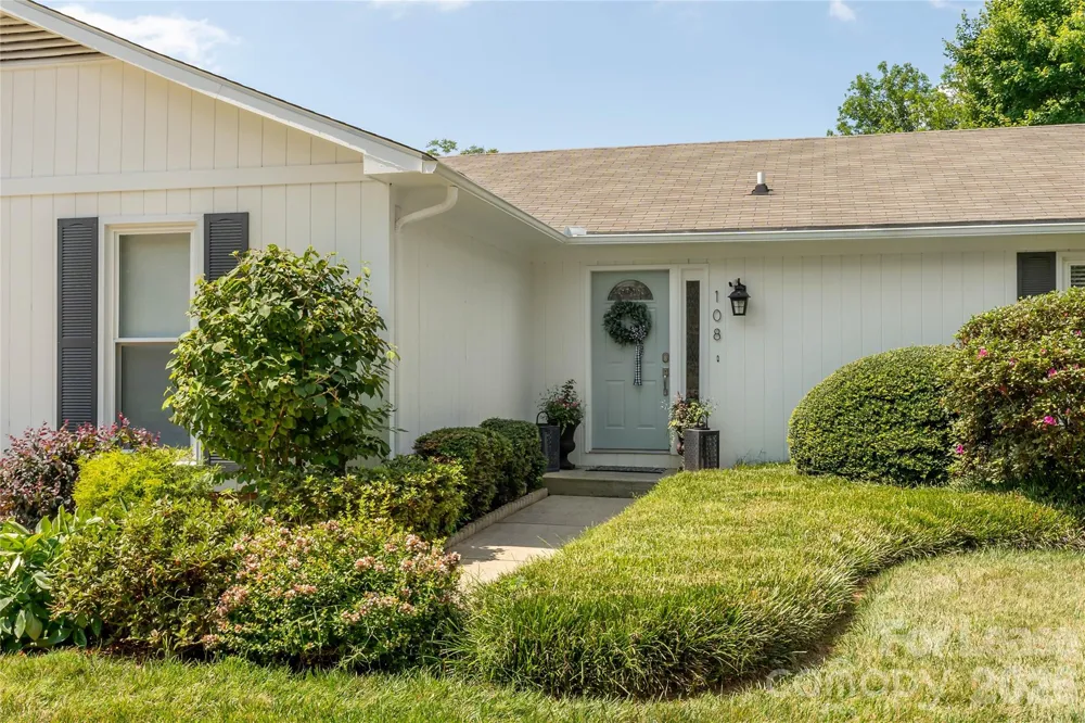 108 Surfside Lane Mooresville, NC 28117