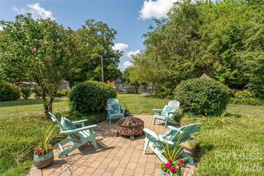 108 Surfside Lane Mooresville, NC 28117