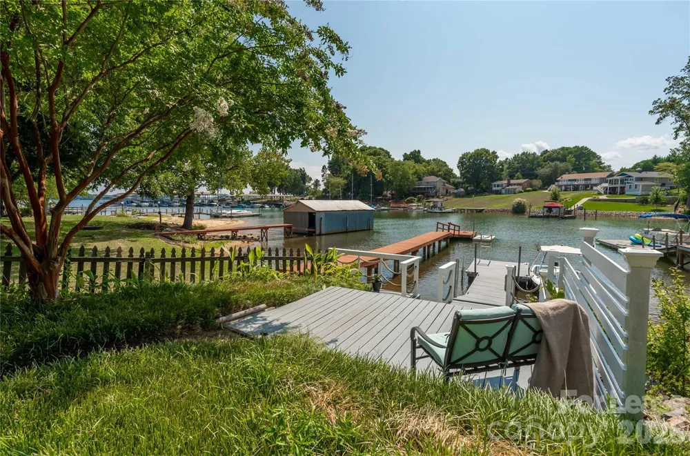 108 Surfside Lane Mooresville, NC 28117