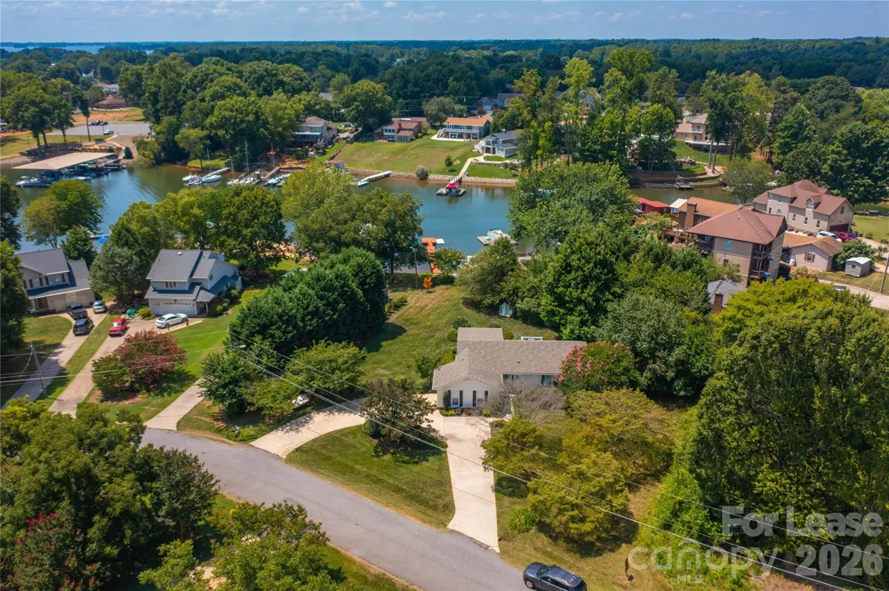 108 Surfside Lane Mooresville, NC 28117