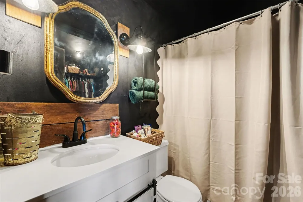 5475 Pine Ridge Drive Connelly Springs, NC 28612