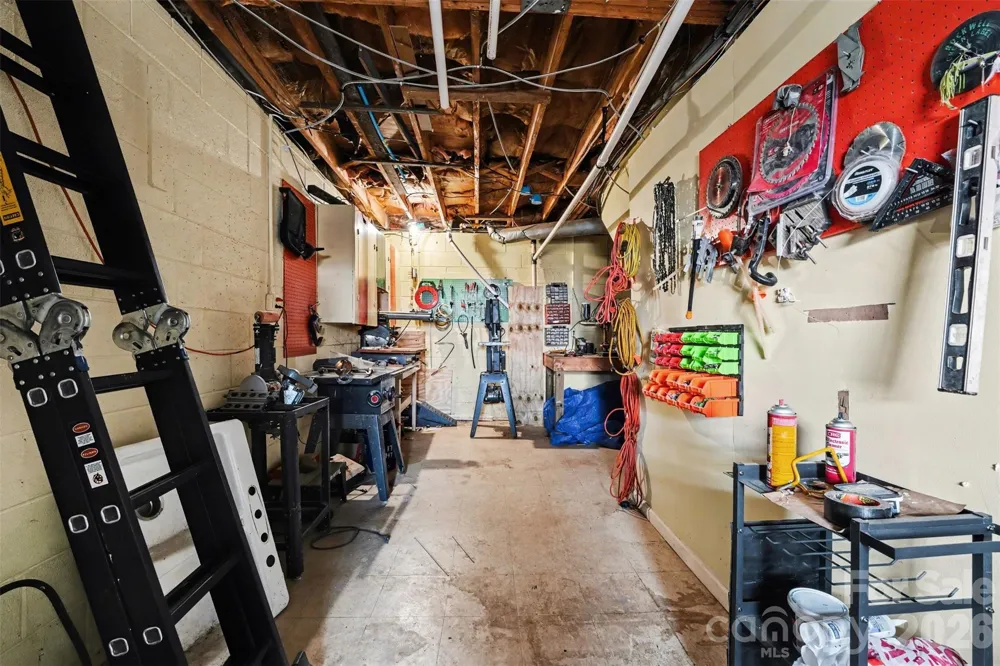 5475 Pine Ridge Drive Connelly Springs, NC 28612