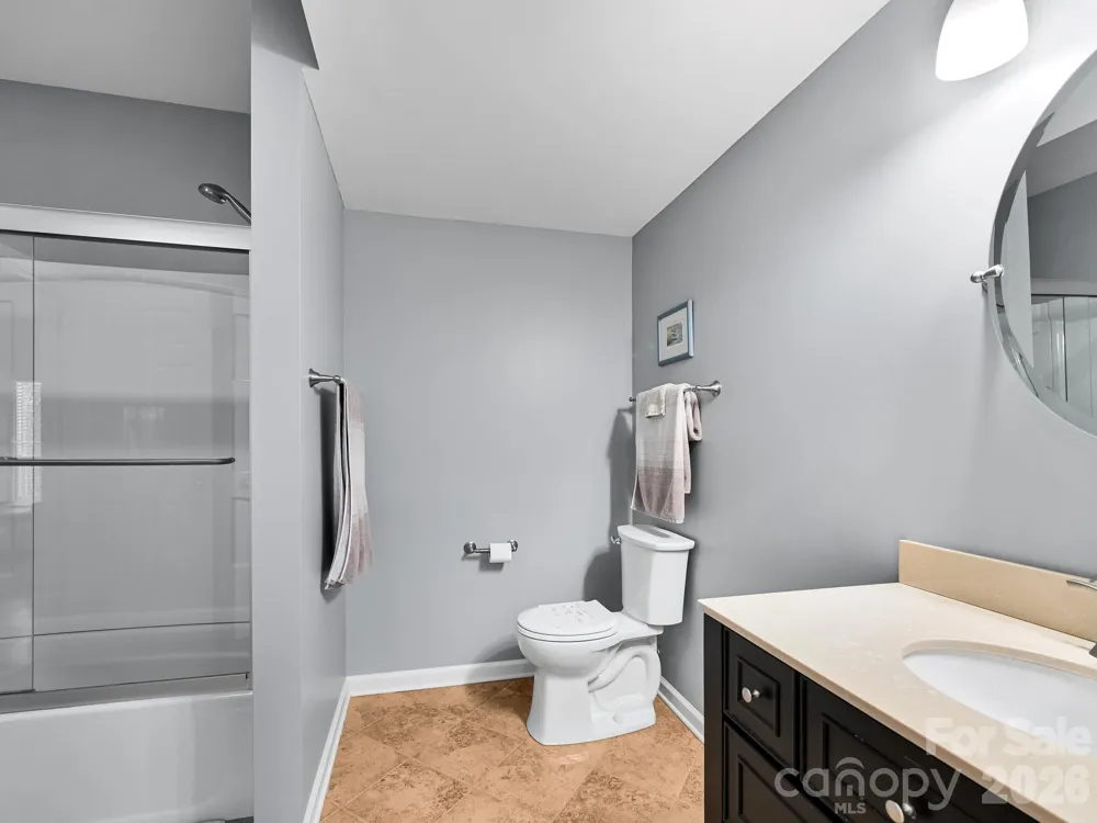 2208 E Cumming Woods Lane Hendersonville, NC 28739