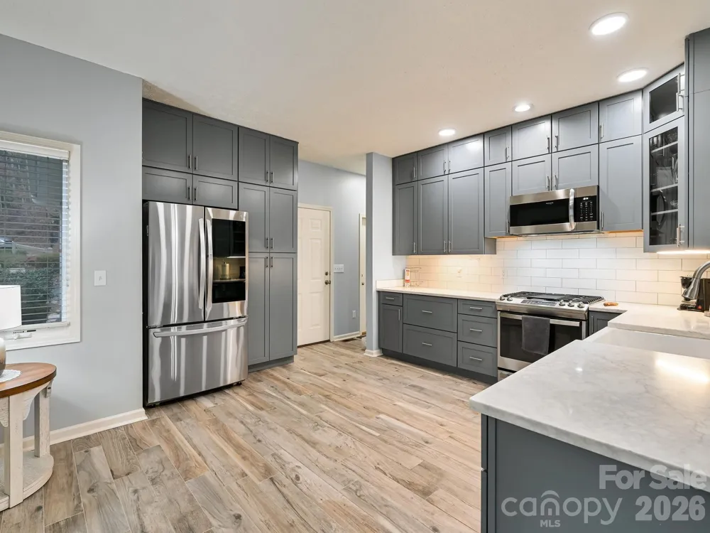 2208 E Cumming Woods Lane Hendersonville, NC 28739