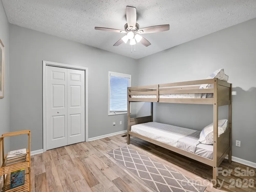 2208 E Cumming Woods Lane Hendersonville, NC 28739