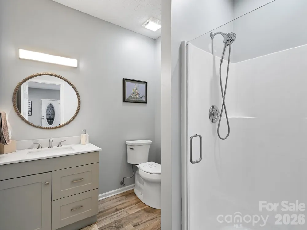 2208 E Cumming Woods Lane Hendersonville, NC 28739