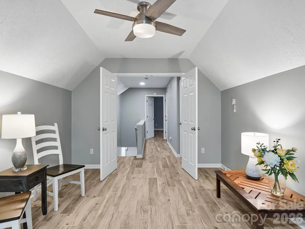 2208 E Cumming Woods Lane Hendersonville, NC 28739
