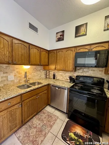 18035 Fm 306 #104 Unit 104 Canyon Lake, TX 78133