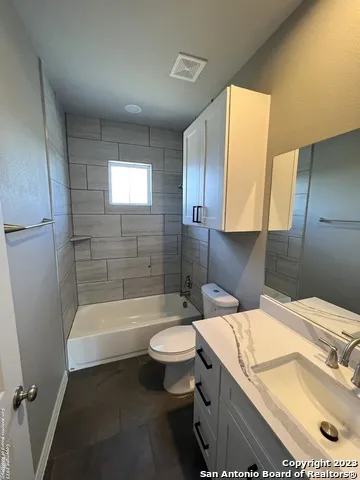 120 S Calvin Barrett Blanco, TX 78606