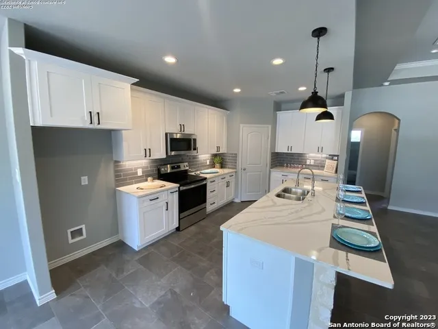 120 S Calvin Barrett Blanco, TX 78606