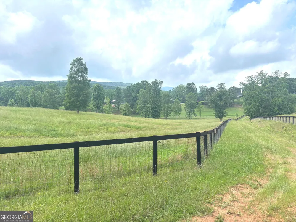 485 Debord DR Waleska, GA 30183