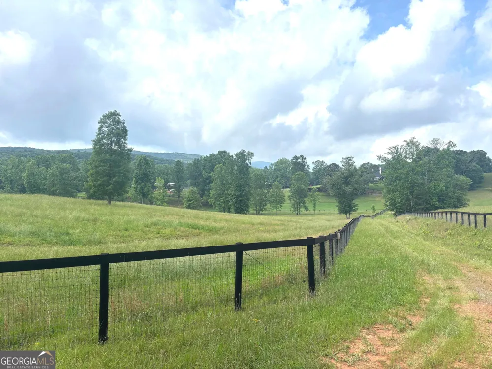 485 Debord DR Waleska, GA 30183