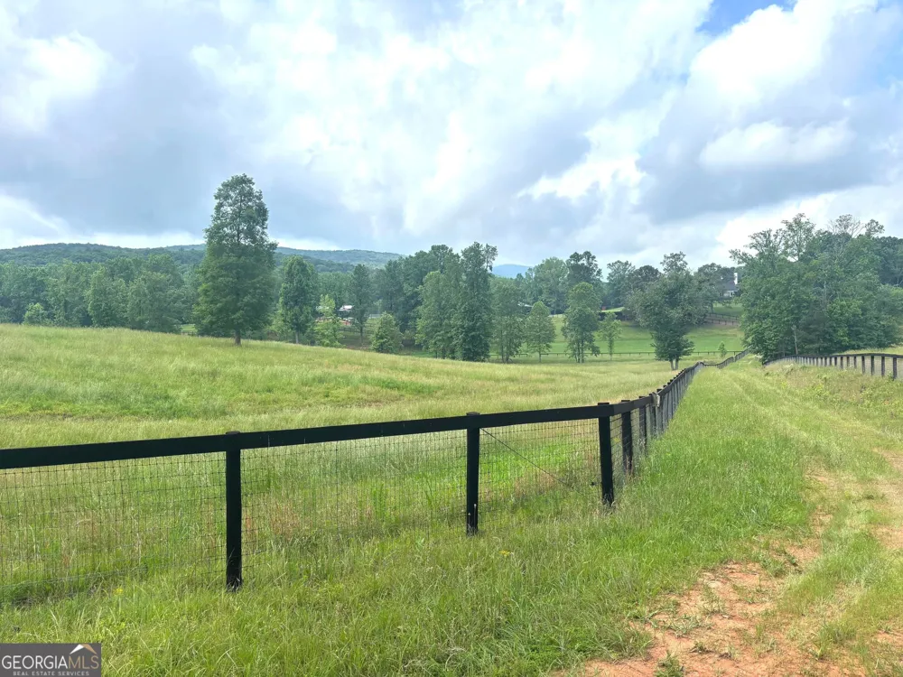 387 Debord DR Waleska, GA 30183