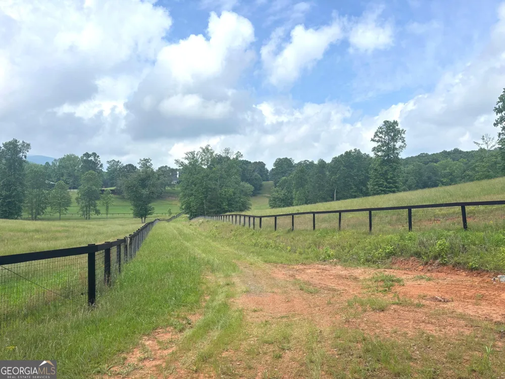 387 Debord DR Waleska, GA 30183