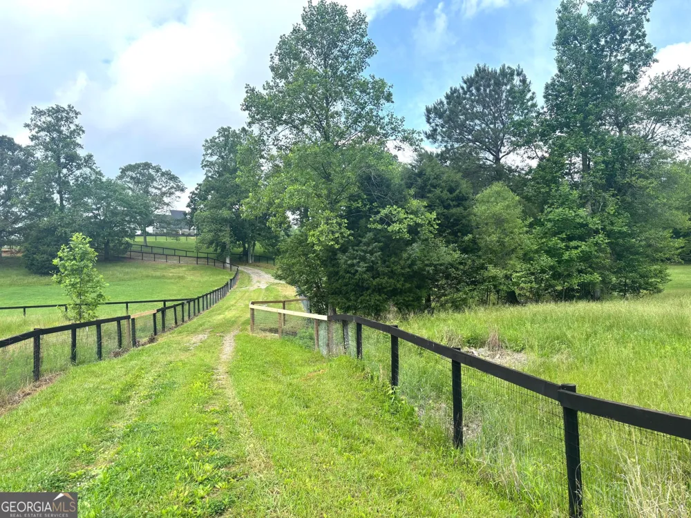 387 Debord DR Waleska, GA 30183