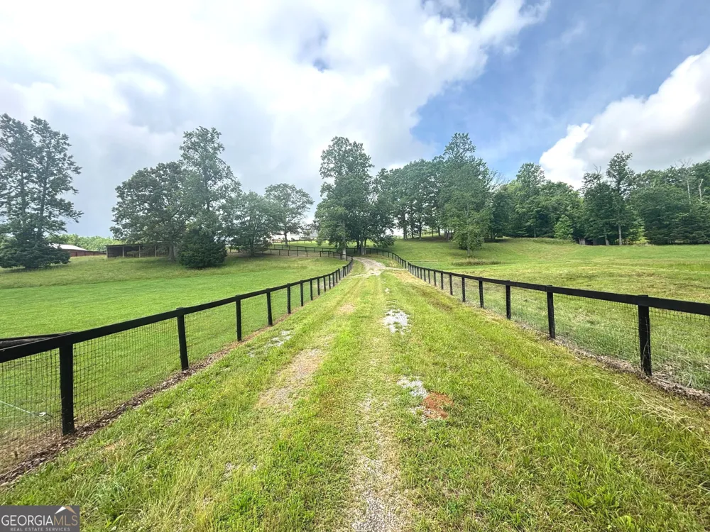 387 Debord DR Waleska, GA 30183