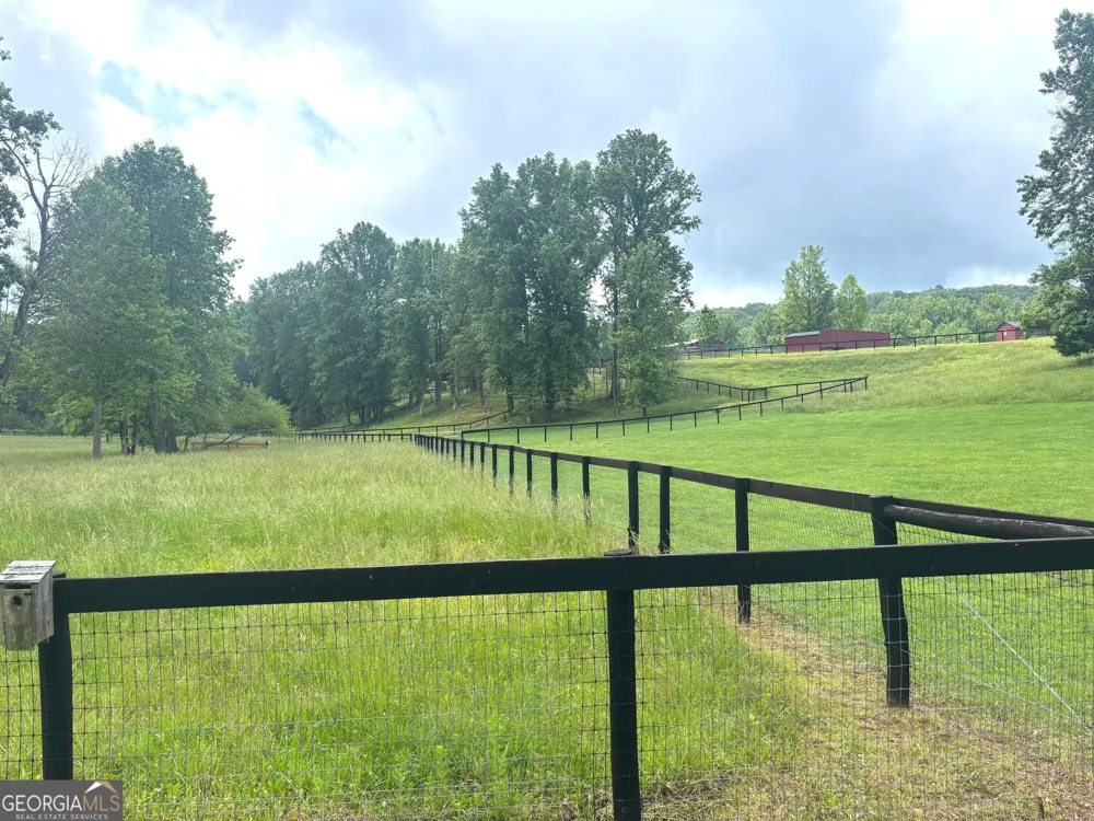 387 Debord DR Waleska, GA 30183