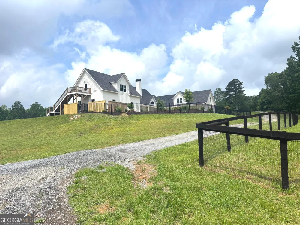 387 Debord DR Waleska, GA 30183