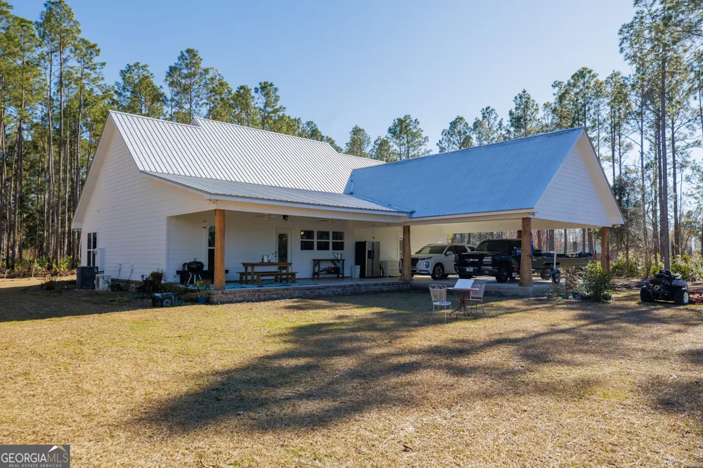 219 Buck Griffis RD Homerville, GA 31634