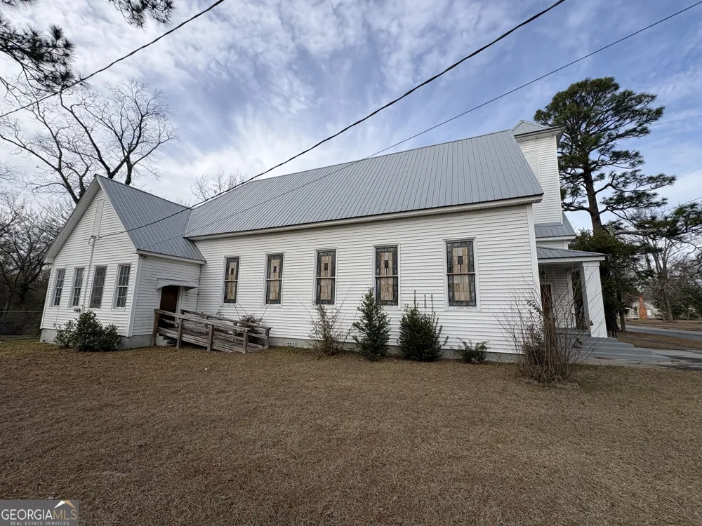 65 Central ST N Rhine, GA 31077