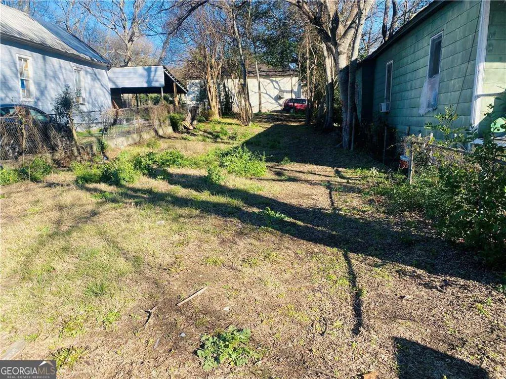 1004 N Railroad ST Phenix City, AL 36867