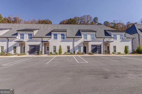 77 Chateau DR