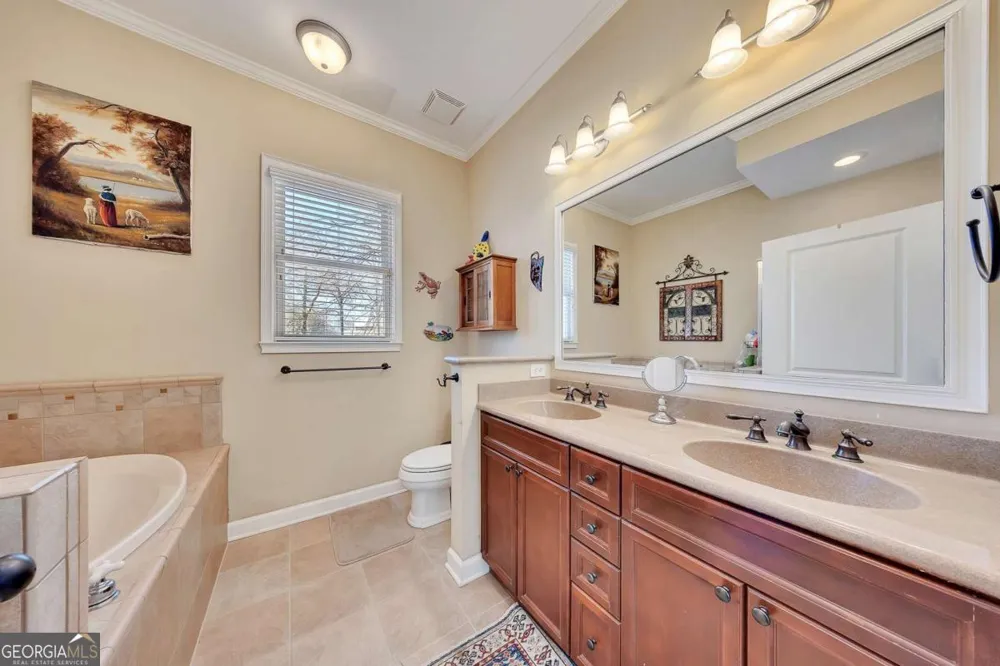 11 Perimeter CTR E Dunwoody, GA 30346