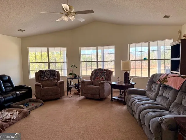 1431 Community RD Glennville, GA 30427