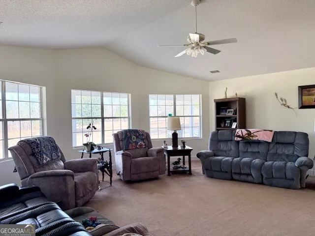 1431 Community RD Glennville, GA 30427