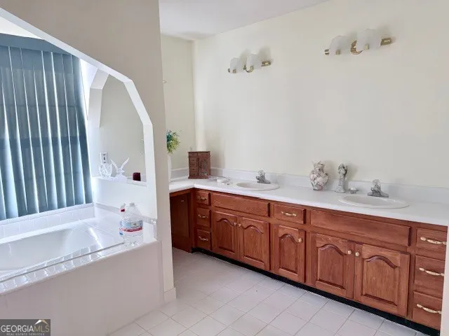 1431 Community RD Glennville, GA 30427