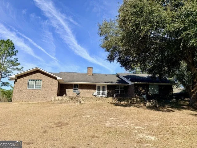 1431 Community RD Glennville, GA 30427