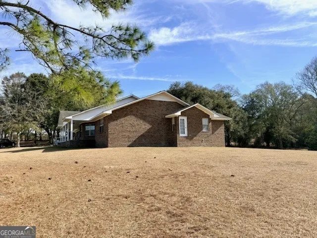 1431 Community RD Glennville, GA 30427