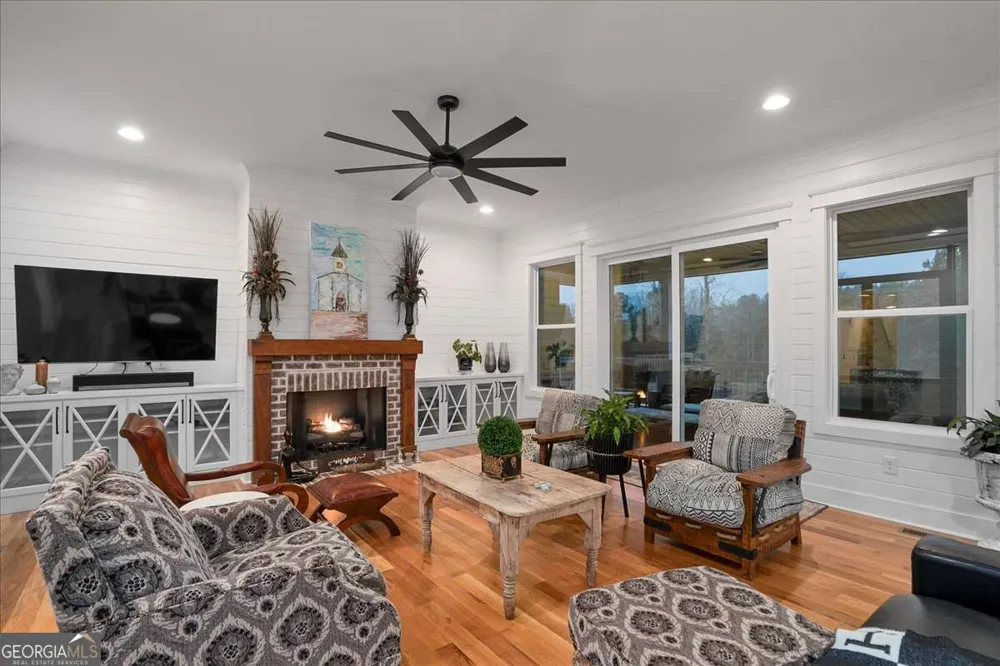 2942 Salem RD Watkinsville, GA 30677