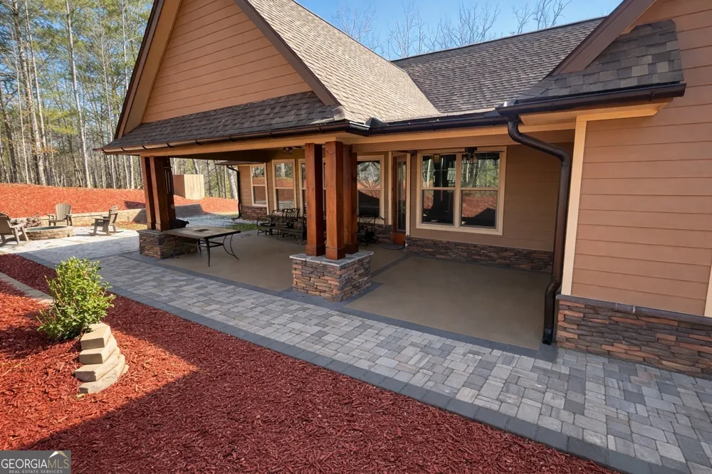 3331 Gumlog RD Young Harris, GA 30582
