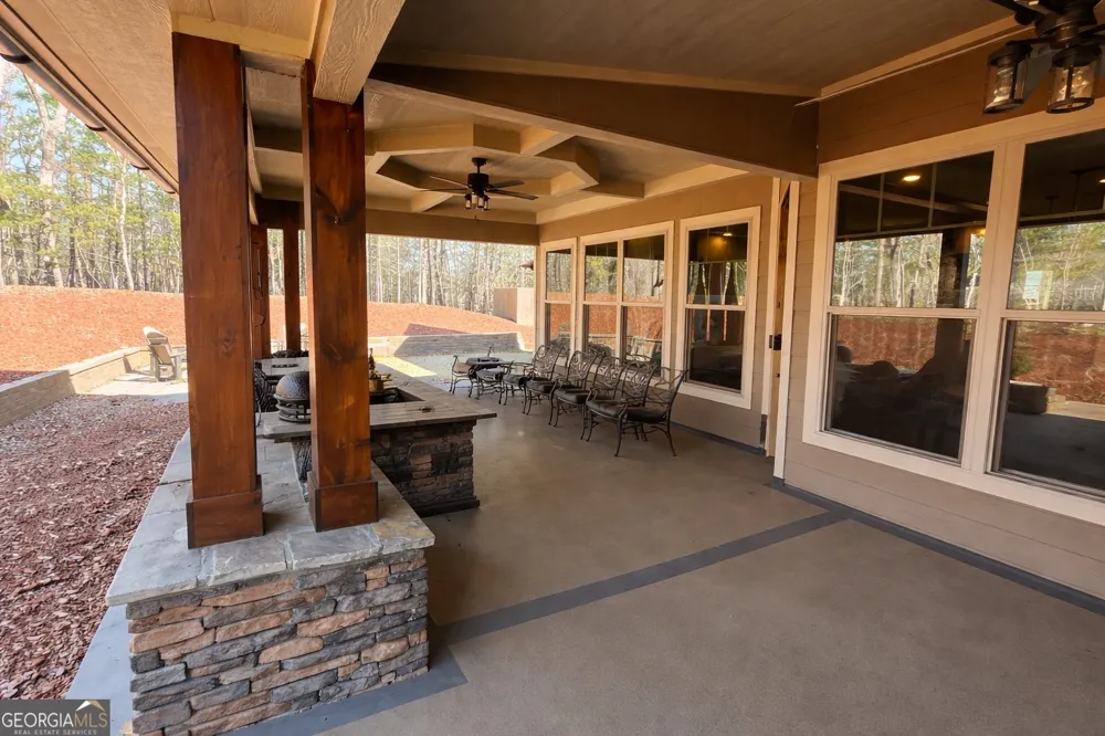 3331 Gumlog RD Young Harris, GA 30582