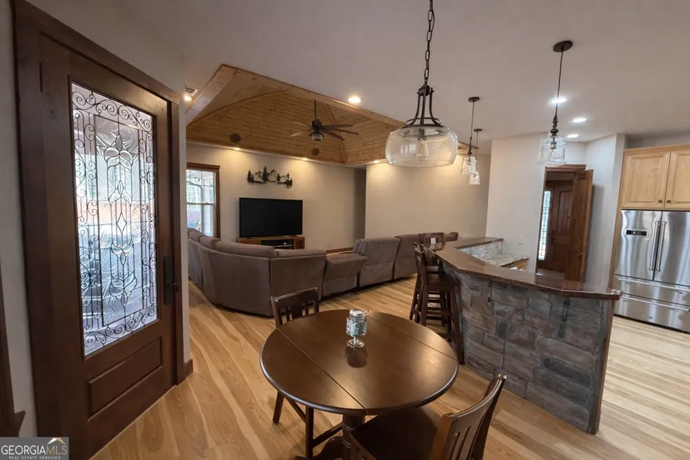 3331 Gumlog RD Young Harris, GA 30582