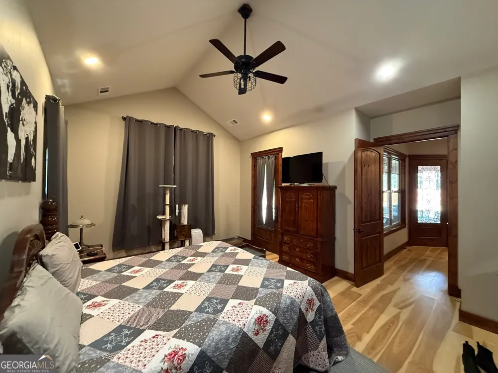 3331 Gumlog RD Young Harris, GA 30582