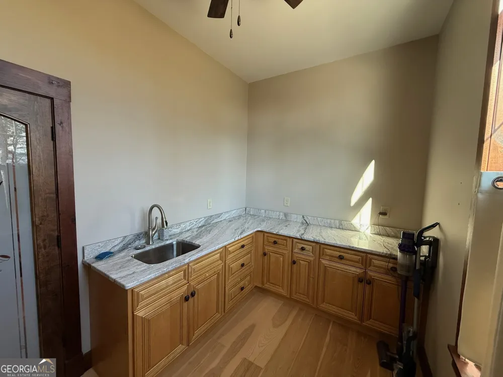 3331 Gumlog RD Young Harris, GA 30582